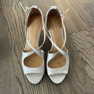 Calvin Klein Nude Heels with Gold Trim Size 10